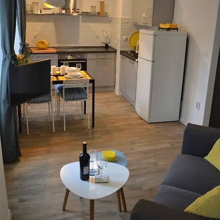 Апартаменты Dinghy