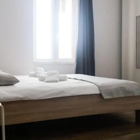 Апартаменты Dinghy Задар